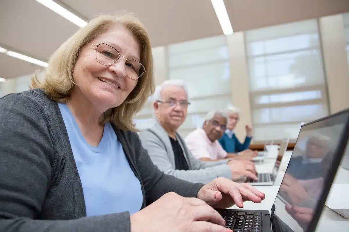 personnes âgées  technologie