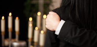 Comment un dernier hommage peut apaiser le cœur en deuil ?