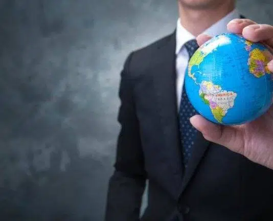 percevoir sa retraite à l’étranger : quelles sont les conditions ?